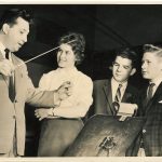 Leonard Pearlman avec des étudiants