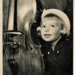Julie White avec un violoncelle
