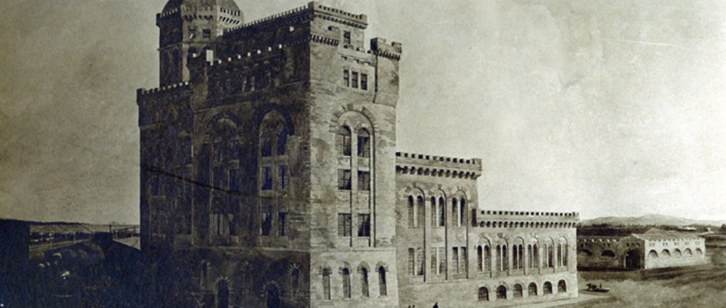 Dessin illustrant le projet initial de la tour à pâte à papier avec une carriole et des marcheurs déambulant en face de la tour.