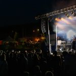 Le spectacle en plein air attire toujours une foule record.