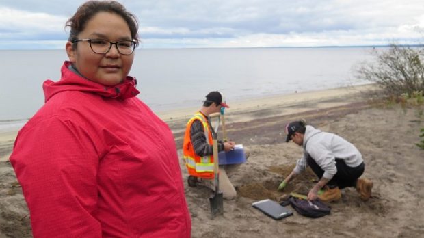 Vanessa et des fouilleurs à Pointe aux outardes 2017