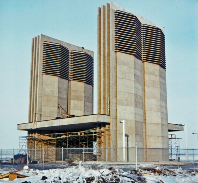 Des tours de ventilation en construction