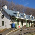 La maison Cloutier, située au 8910 de l’avenue Royale, à Château-Richer