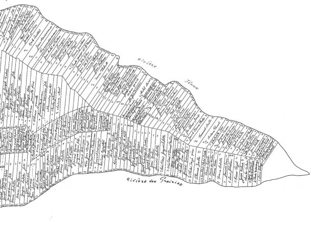 Carte en noir et blanc représentant des lots sous forme de longs rectangles. Les noms des propriétaires des lots y sont inscrits à l’intérieur.