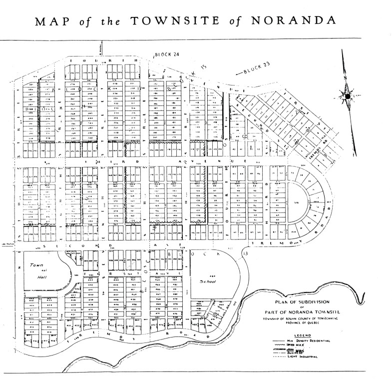 Carte en noir et blanc de la future ville de Noranda. Les rues et les lots sont en majorité rectilignes. 