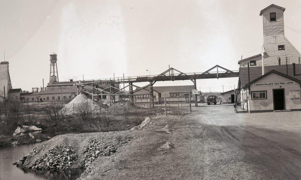Photo ancienne de la mine Canadian Malartic (1935-1965)