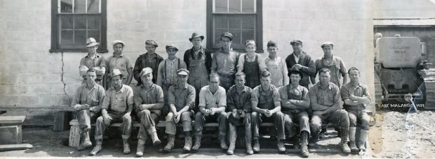 Photo d'un groupe de travailleurs miniers de la East Malartic en 1939