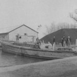 Le Harry H, connu à l’origine sous le nom de Subchaser SC-238, amarré au port d’Oshawa