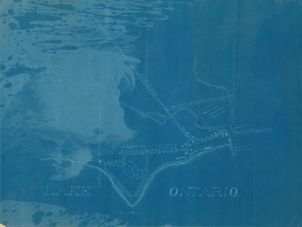 Plan directeur du parc d'été proposé au bord du lac Oshawa, montrant les plans de Guys Point à la jetée du port, avec les chalets existants visibles le long de la plage à côté de la jetée.