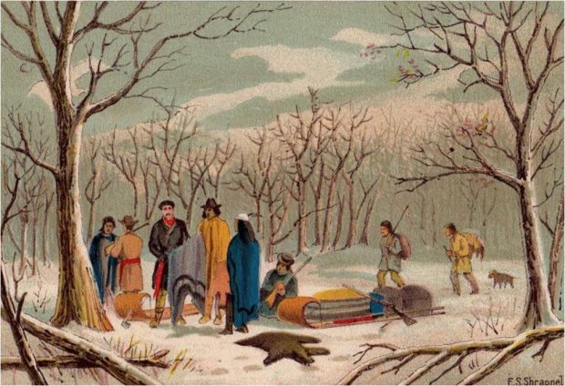 La peinture en couleur avec huit personnages de neige recouvre le sol et les arbres. Certaines personnes portent des fusils, d'autres des couvertures, des fourrures. Il y a deux toboggans transportant des objets non identifiables.