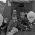 Des enfants dans « La tente pour les locataires »