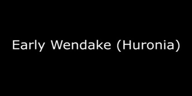Vidéo en Noir et Blanc qui s’intitule : “ Wendake D’antan (Huronia)”
