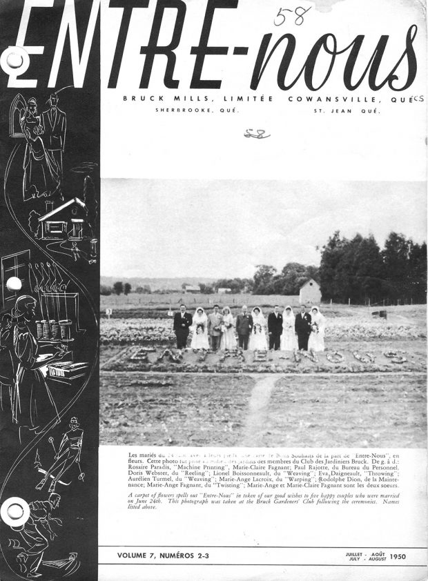 Page couverture du magazine Entre-Nous de juillet-août 1950 avec une photo de cinq couples de jeunes mariés devant une platebande avec les mots ENTRE-NOUS écrit avec des fleurs.