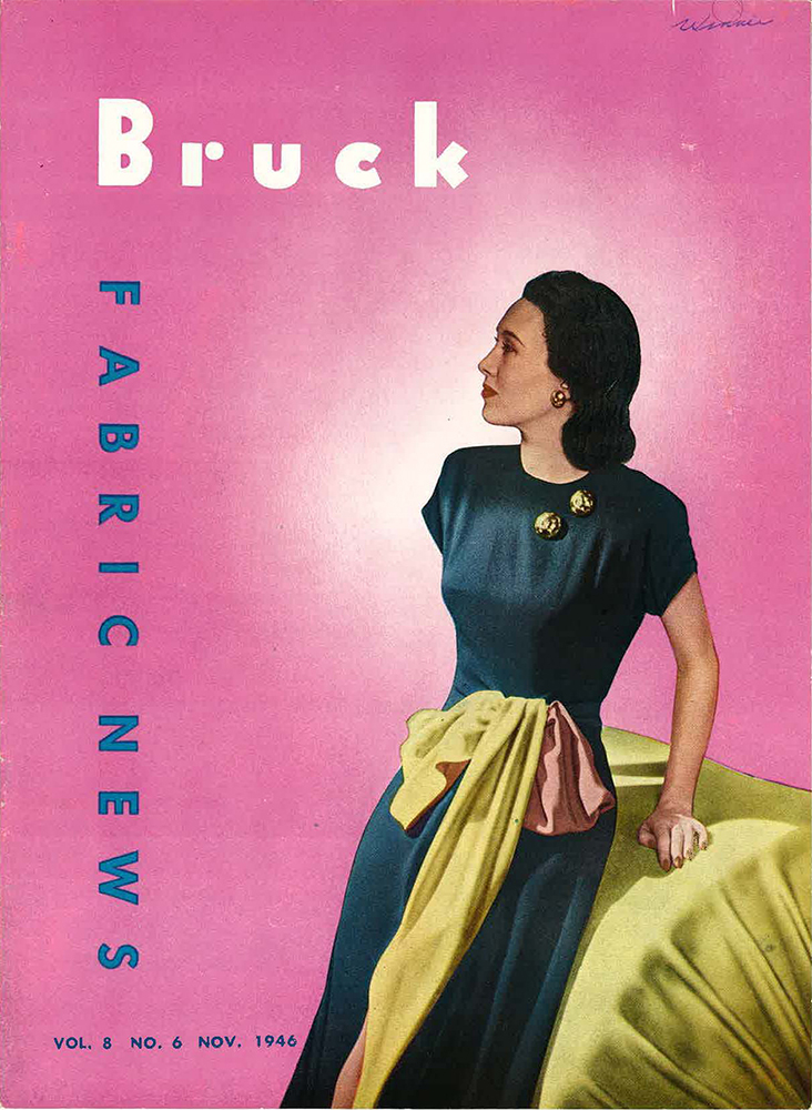 Page couverture en couleur du magazine Bruck Fabric News en 1946, représentant une femme élégamment vêtue appuyée sur un fauteuil sur fond rose
