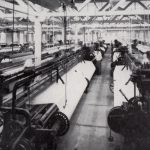La salle de tissage à Kenwood Mills, 1947