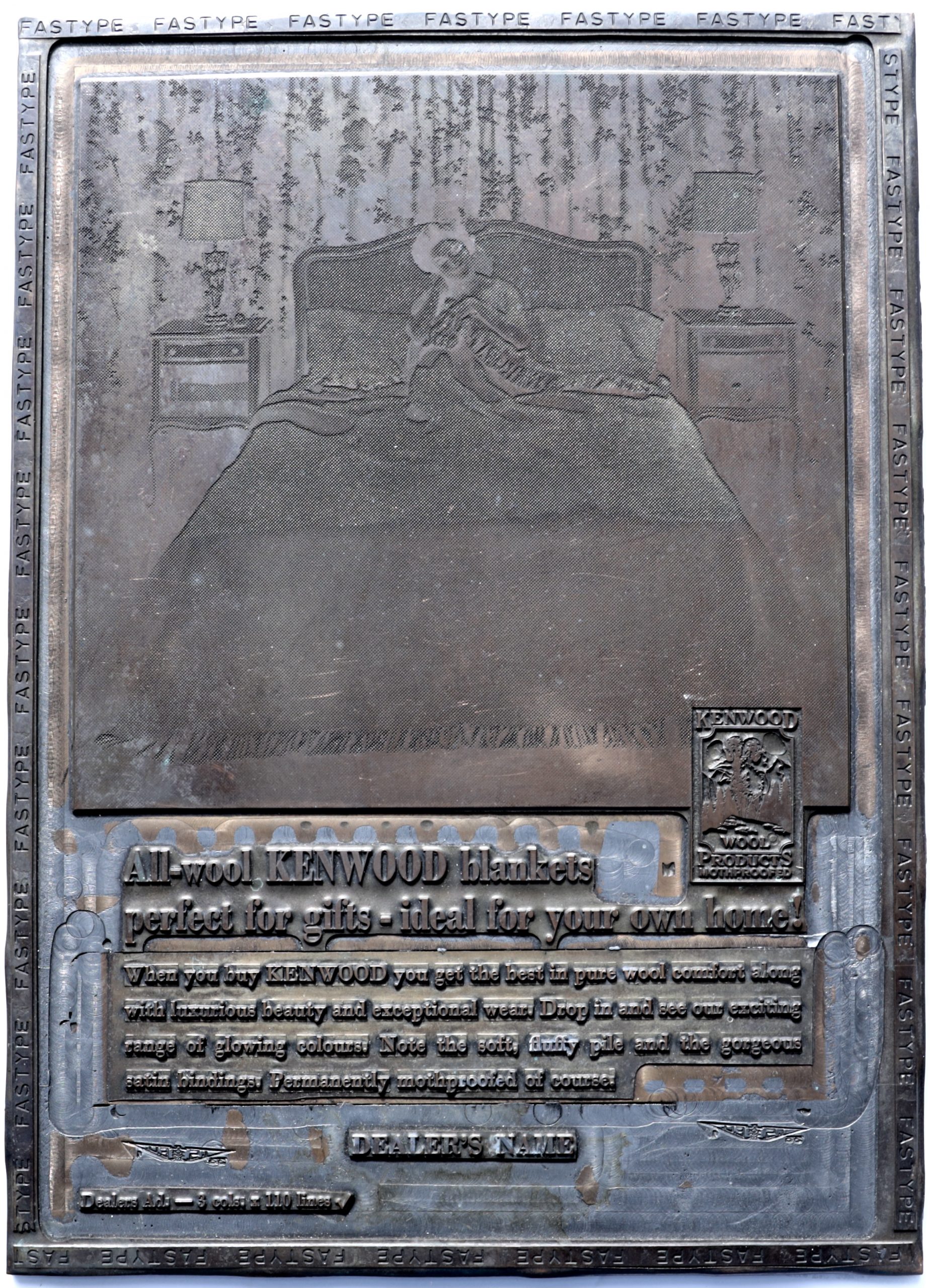 Plaque de cuivre montrant une femme au lit.