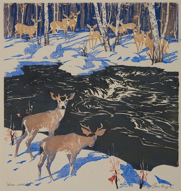 Estampe d’un troupeau de cerfs dans une forêt hivernale de part et d’autre d’une rivière.