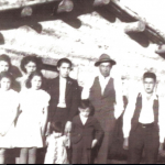 Portrait de famille avec Elsie Cardinal en 1945
