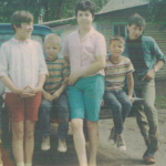 Elsie Cardinal avec ses enfants en 1965