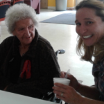 Violet Hansen avec la fille de Jenny Flett