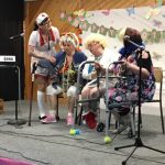 Sketch lors du spectacle de la fête des mères