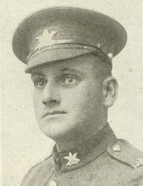 Portrait d’un soldat portant une casquette.