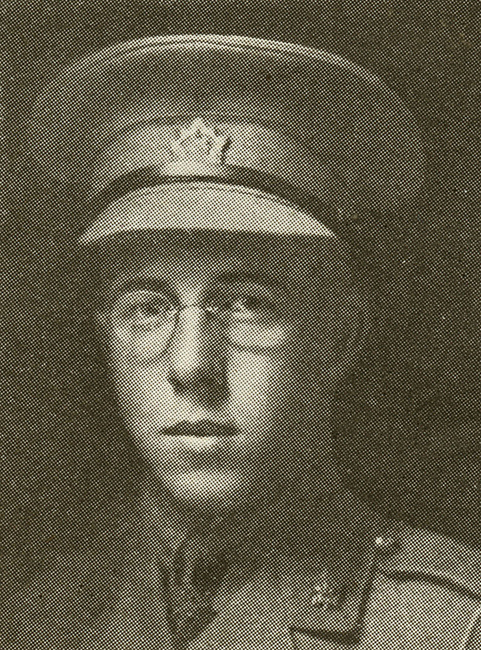 Portrait d’un soldat portant une casquette.