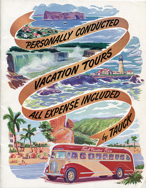 Dessin de la page de couverture du livret publicitaire de Tauck Tours. Un ruban sur lequel il est écrit : Personally conducted vacation tours all expense included by Tauck divise la page en cinq sections. Chacune des sections présente un attrait populaire du Canada et des États-Unis. On retrouve entre autres le Rocher Percé et les chutes du Niagara. 