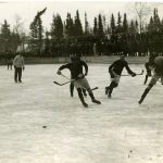 Du hockey sur le lac Édouard