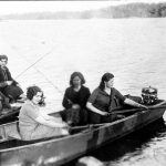 Un groupe de femmes en excursion de pêche