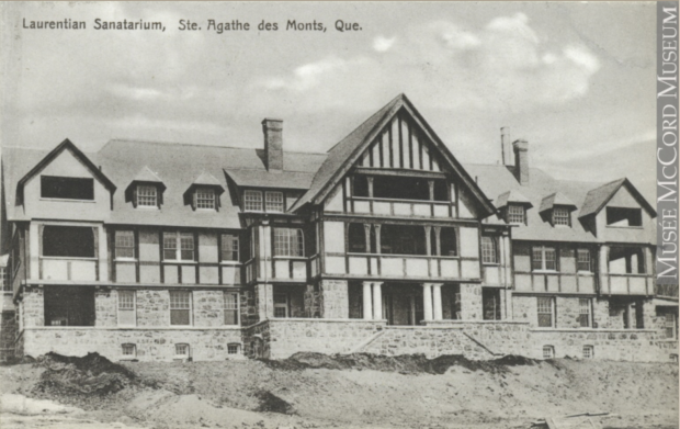 Carte postale ancienne illustrant le Sanatorium Laurentien vers 1915.