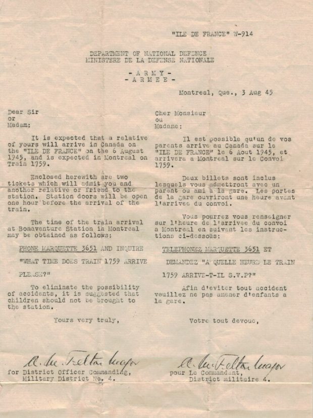 Lettre dactylographiée en noire. Dans l'entête: lieu, date, expéditeur et destinataire. Le texte est divisé en deux colonnes, à gauche en anglais, à droite en français et contient cinq paragraphes. Signée pour le commandant, District militaire 4.