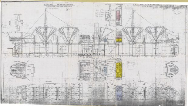 Plans d’un navire marchand provenant du chantier naval et montrant les plans du pont et la vue latérale du navire