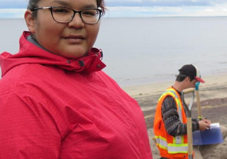 Vanessa et des fouilleurs à Pointe aux Outardes