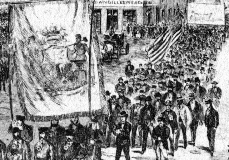 Version recadrée de la couverture du magazine Canadian Illustrated News (numéro du 8 juin 1872) montrant le défilé des travailleurs du 15 mai 1872. On peut y voir une foule de spectateurs amassés sur les trottoirs alors que les travailleurs défilent, brandissant de grandes banderoles et des drapeaux dans la rue.